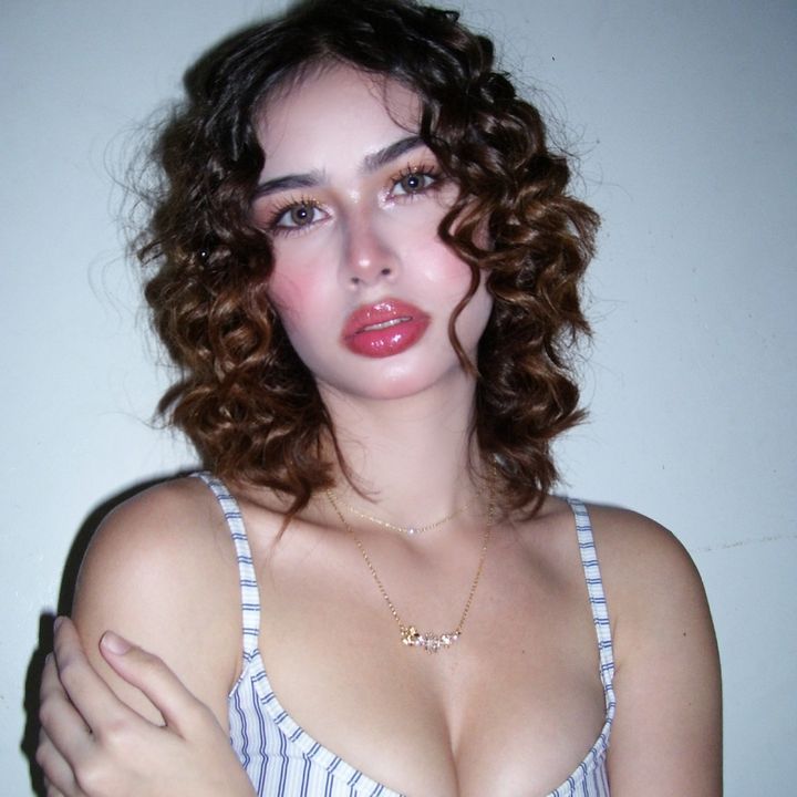 @anniecritchell_